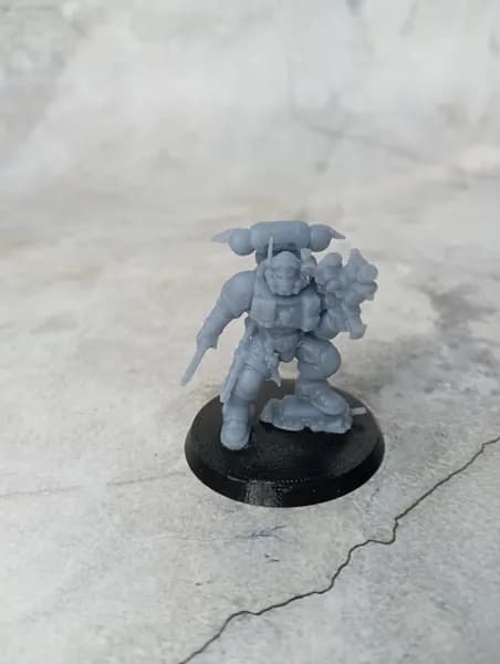 Миниатюра Lieutenant In Phobos Armour