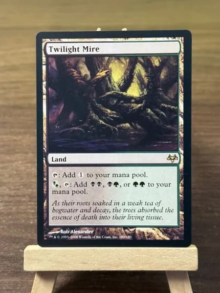 Заголовок: Волшебство в твоих руках: Уникальная карта Magic: The Gathering (MTG) с защитным протектором в подарок!