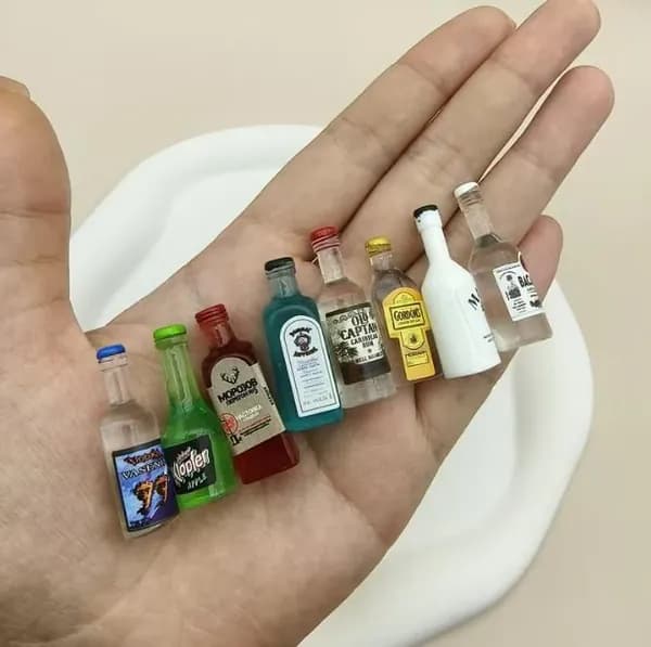 Набор миниатюр: 10 шт. микро бутылочек напитков из смолы, DIY еда-игрушка, коллекционные мини модели, декор
