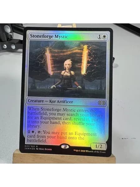 Высококачественная игровая карта Magic The Gathering, подходящая для семейных и дружеских посиделок, поставляется в прозрачном наборе.