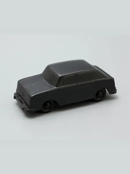 Советская детская игрушечная машинка, пластмасса, СССР, 1980-е годы