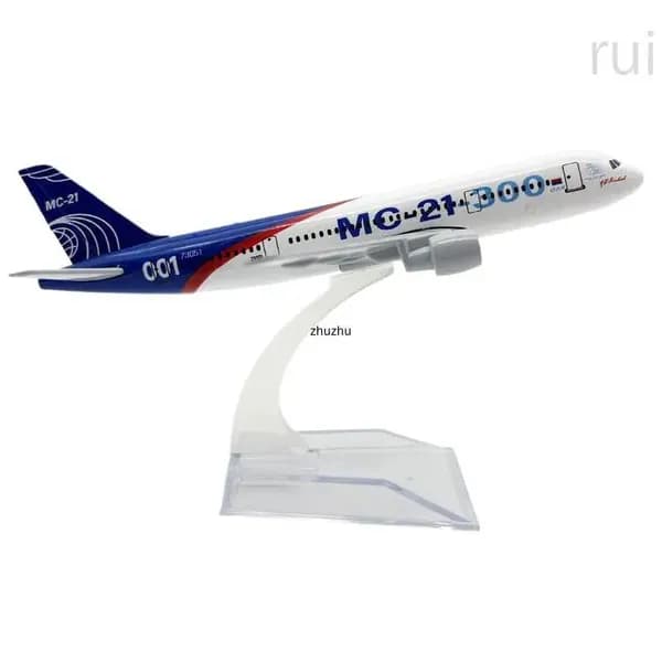 Модель российского MC-21 самолета