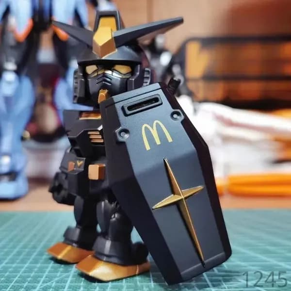 McDonald's 2023 Подлинные ко-брендовые игрушки серии Gundam Limited