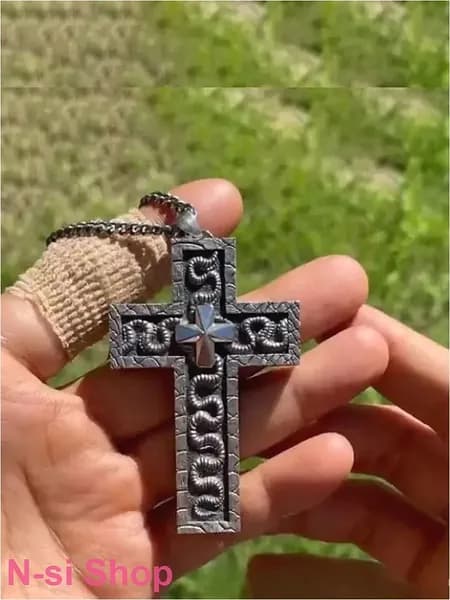 Похожие Крест Таноса из Игры в кальмара 2