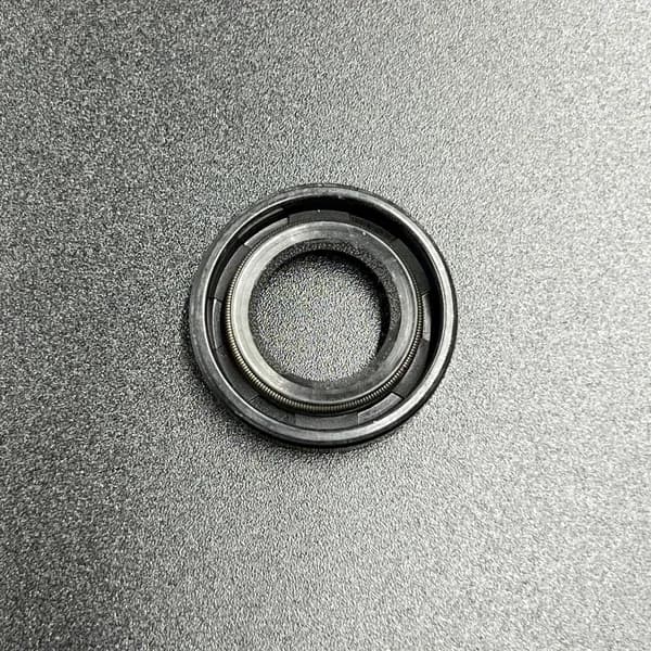 Сальник Yamaha (93101-13M37) (13.9x25x6) (Kacawa)