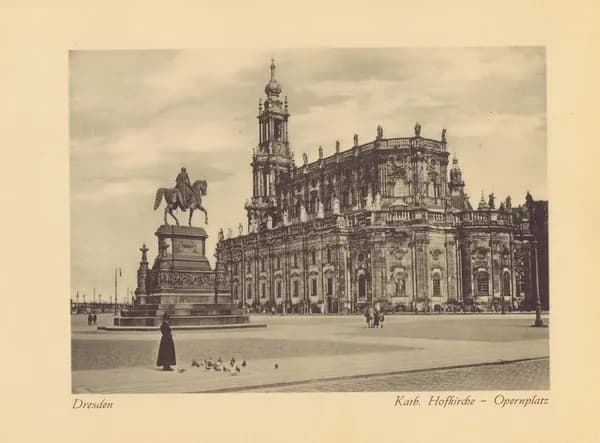 Дрезден. Церковь Хофкирхе и площадь Оперы. Антикварная фотогравюра. Германия, ок. 1910 года