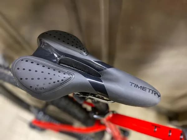 Седло для велосипеда TimeTry комфорт 270x146 мм, эластомерное с вентиляцией, черное, гель