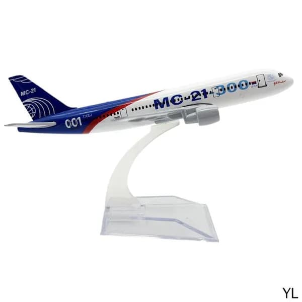 Модель российского MC-21 самолета