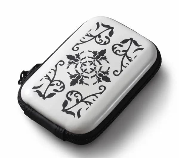 Чехол Acme Made Sleek Case белый антик для камеры, MP3 плеера, кнопочного телефона, аксессуаров