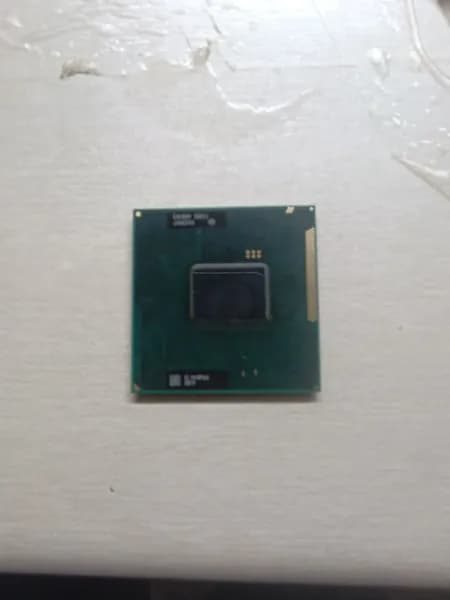 Процессор процессор Core i3-2330M, SR04J BOX (без кулера)