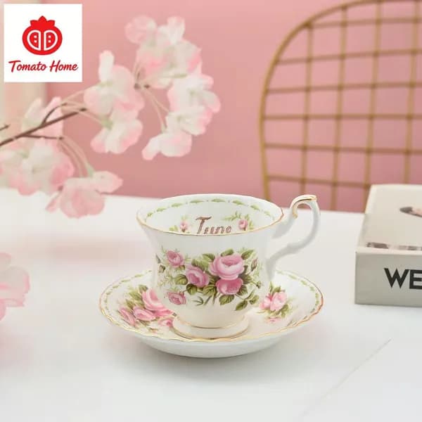 Чайная пара Royal Albert. Серия "Цветок месяца". Англия. Костяной фарфор. Клеймо 70-е гг. Сузуран в мае