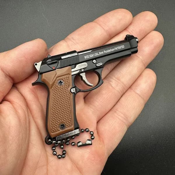 Аллюминиевый ключ-брелок в виде пистолета Beretta 92A1 в масштабе 1:3