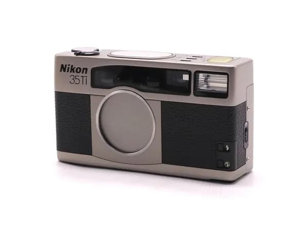 Пленочный компактный фотоаппарат Nikon 35TI