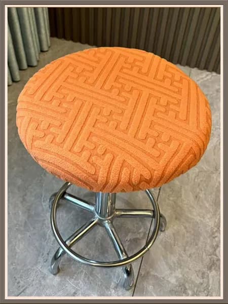 Чехол на мебель для табурета 36x36 см плюшевый, на резинке 3d-эффект оранжевый