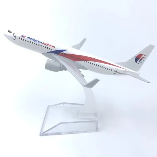 Металлическая модель самолета Malaysia Airlines/ Boeing 737