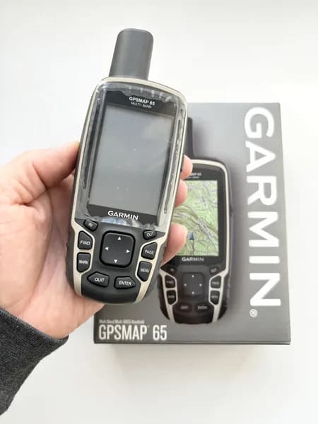 Навигатор Garmin gpsmap 65 (В ПОДАРОК: карта России, чехол, шнурок для ношения)