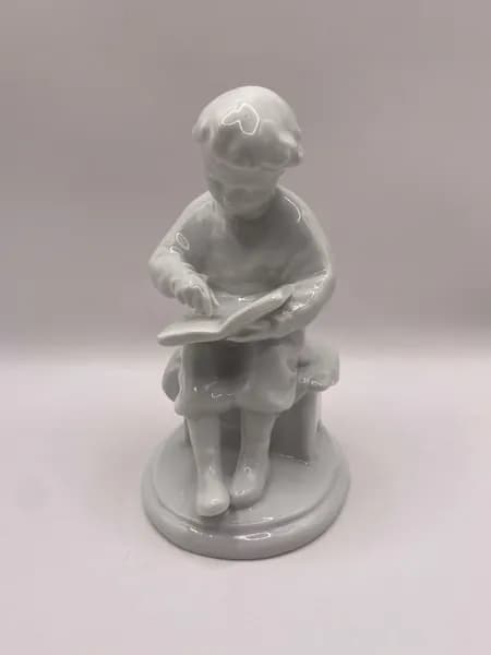 Статуэтка "Маленький Ленин". СССР. ЛФЗ. Высота:15 см. Винтаж! Белье. Красивая!