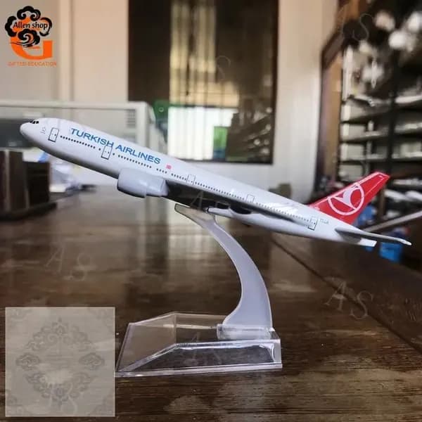 Боинг 777 турецких авиалиний, металлическая модель самолета