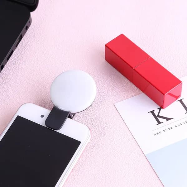 Кольцевой светодиодный фонарь для селфи с тремя уровнями яркости и USB-зарядкой