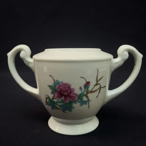 Сахарница фарфоровая винтажная, СССР. Цветы, розовая роза.