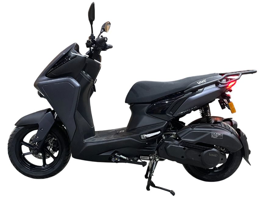 Скутер бензиновый VMC CYCLONE T1700 (под 49, без ПТС) черный матовый/LED панель, CBS, USB, сигнализация