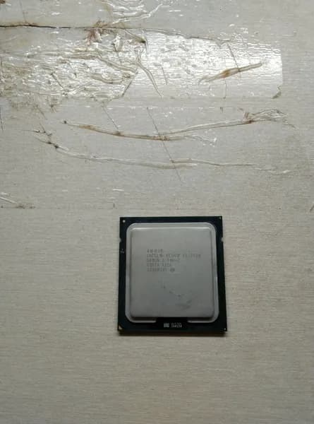 Процессор Xeon E5-2420 (6 ядер, 1.9GHz) BOX (без кулера)
