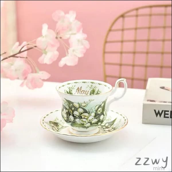 Чайная пара Royal Albert. Серия "Цветок месяца". Англия. Костяной фарфор. Клеймо 70-е гг. Сузуран в мае