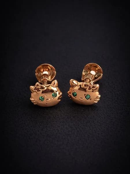 Серьги детские из красного золота 585 пробы с фианитами зелеными Со799/1