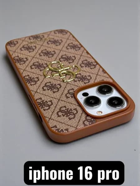 чехол на iphone 16 pro GUESS