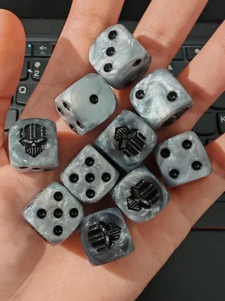 кубики Warhammer 40K диаметром 16 мм 5 шт