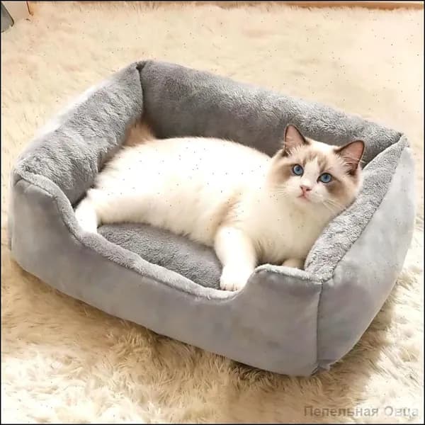 Мягкий матрас и лежанка в эксклюзивном утепленном домике для сна питомцев, котят и щенков