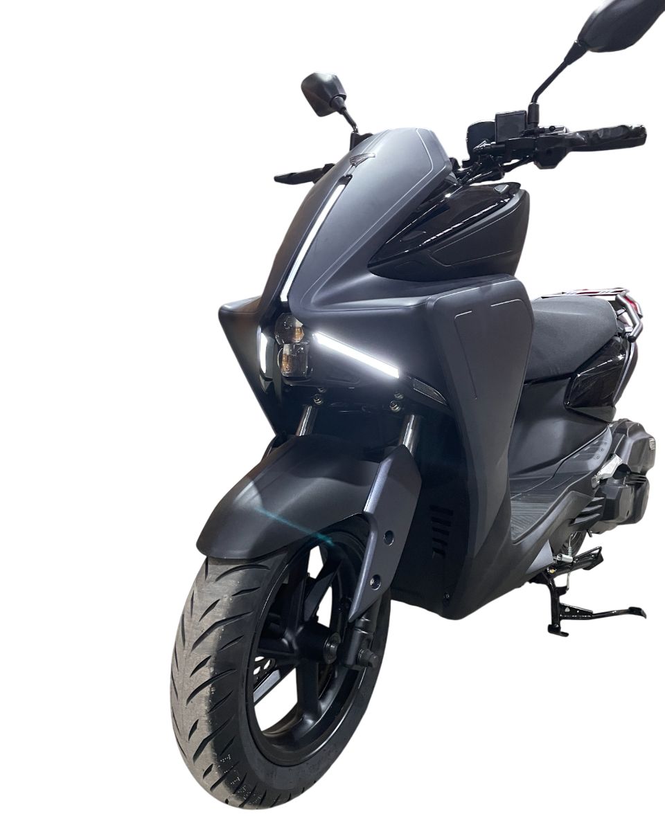 Скутер бензиновый VMC CYCLONE T1700 (под 49, без ПТС) черный/LED панель, CBS, USB, сигнализация