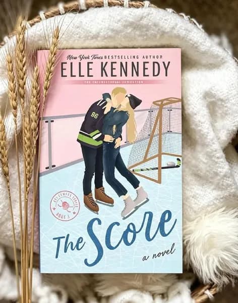 Off-Campus Book 3 The Score by Elle Kennedy Bestselling Fiction Book