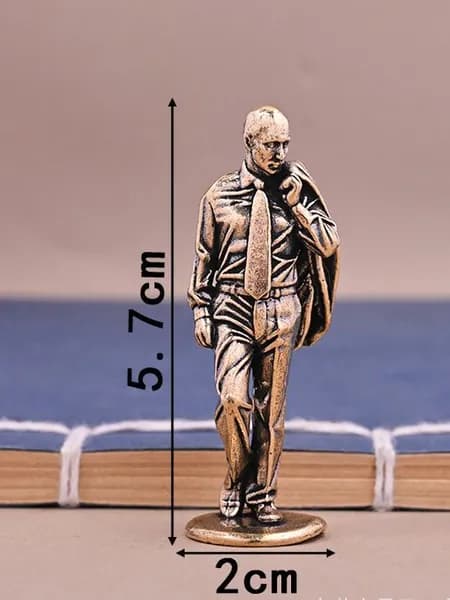 Статуэтка бронзовый, высота 5.7 см, длина  2 см