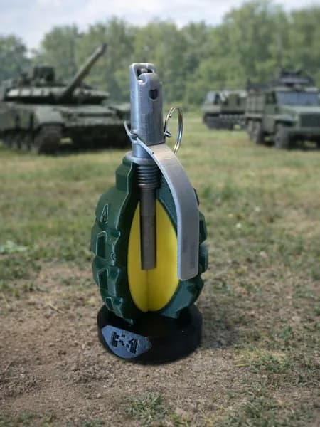 Макет пластиковый гранаты Ф-1 (В РАЗРЕЗЕ)