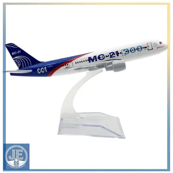 Модель российского MC-21 самолета