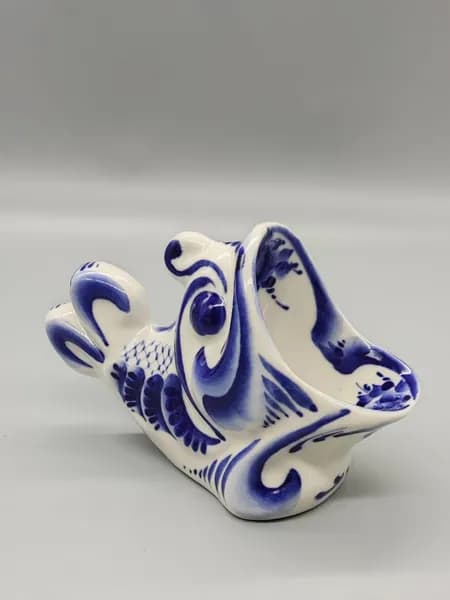 Икорница статуэтка фарфоровая "РЫБА" рыбка. Клеймо GZHEL (HAND MADE IN RUSSIA) СССР.