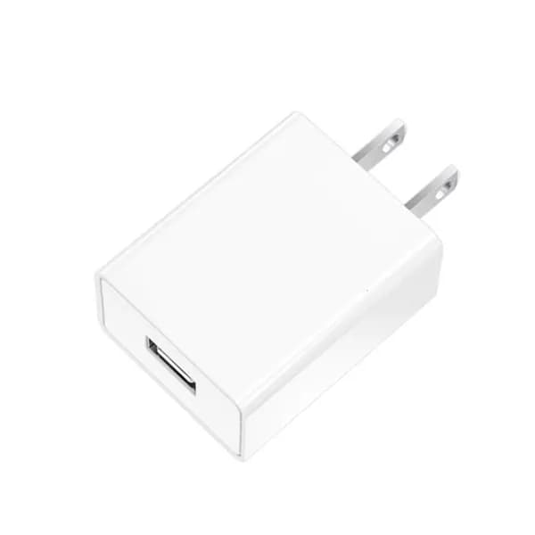Дорожный адаптер с USB-зарядкой и розеткой на 2 контакта