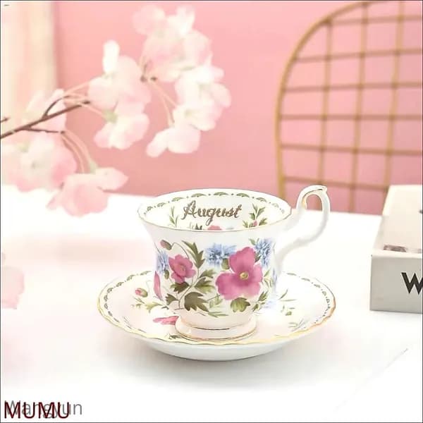 Чайная пара Royal Albert. Серия "Цветок месяца". Англия. Костяной фарфор. Клеймо 70-е гг. Сузуран в мае