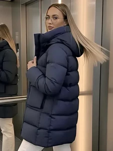 Пуховик зимний удлиненный с капюшоном