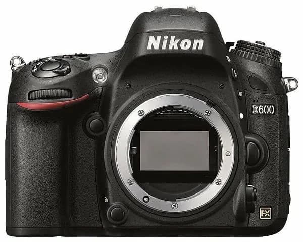 Nikon Цифровой фотоаппарат D600 body, черный