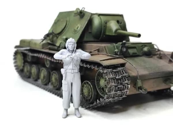 Фигура командира танка СССР 1943 г., поза 1. Масштаб 1:35
