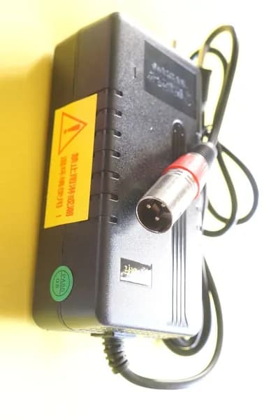 Зарядное устройство 36v-3A с разъемом XLR-18мм для электровелосипеда колхозник Huachi/Minako
