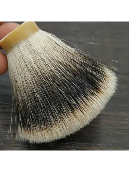 Бритвенная кисть из барсучьей щетины для мужчин