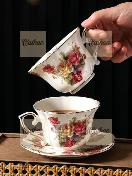 Чайная пара "Розы старой Англии", Фарфор, Royal Albert, Великобритания, вторая половина 20 века.