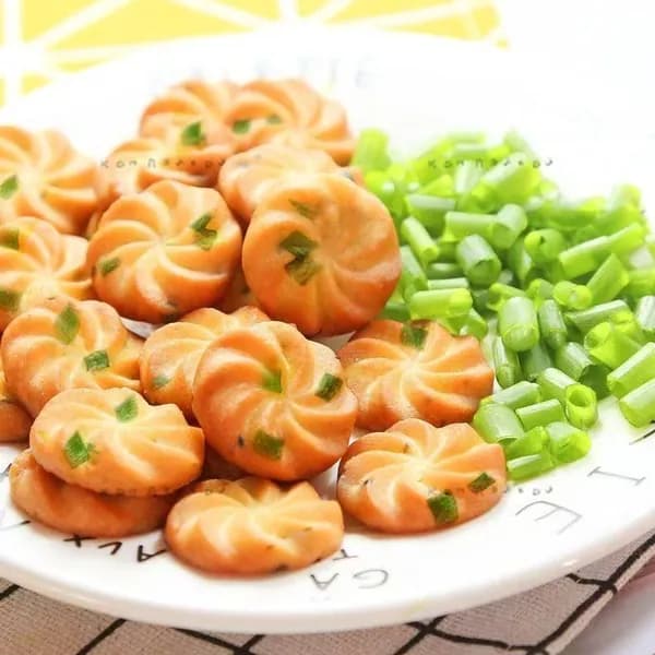 Печенье с луком и кунжутом, 200 г, солёное хрустящее печенье