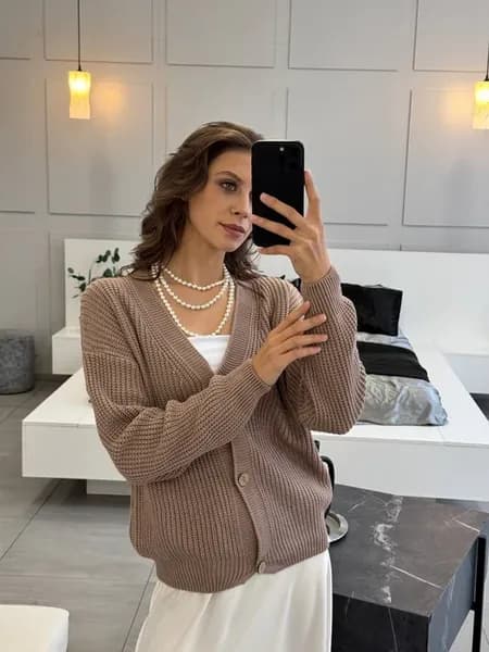 Кардиган вязанный укороченный весенний на пуговицах