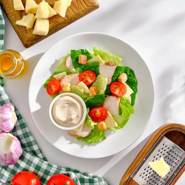 Салат Цезарь с курицей М Кухня 200г
