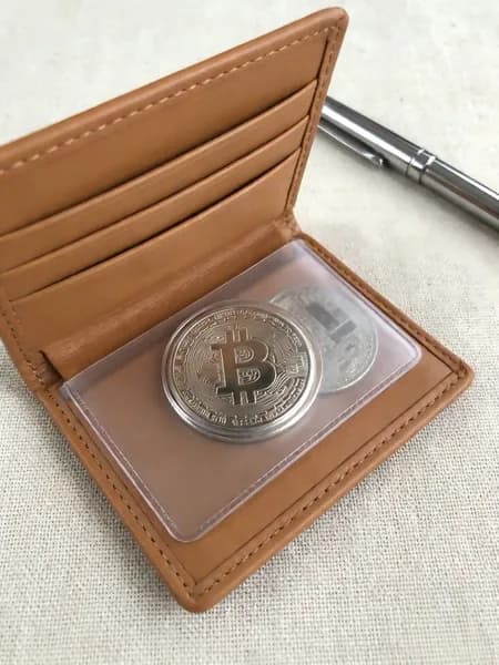 Сувенирная монета Биткоин Bitcoin металлическая в защитной капсуле, серебристая
