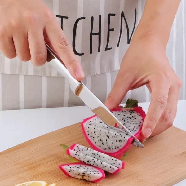 Нож столовый серебристый